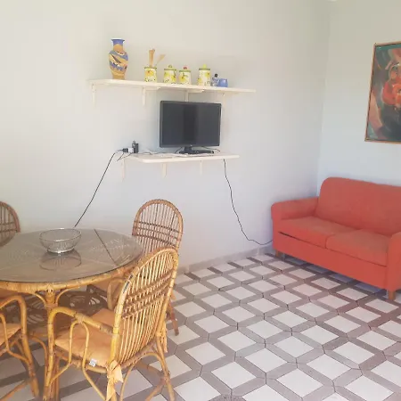 Bilocale Con Vista Mare Laterale Apartment *