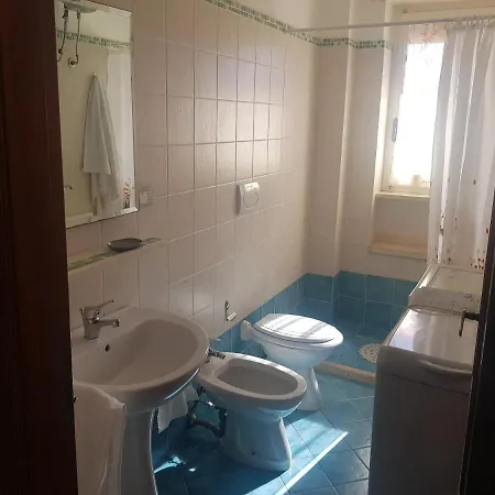 Bilocale Con Vista Mare Laterale Apartment *